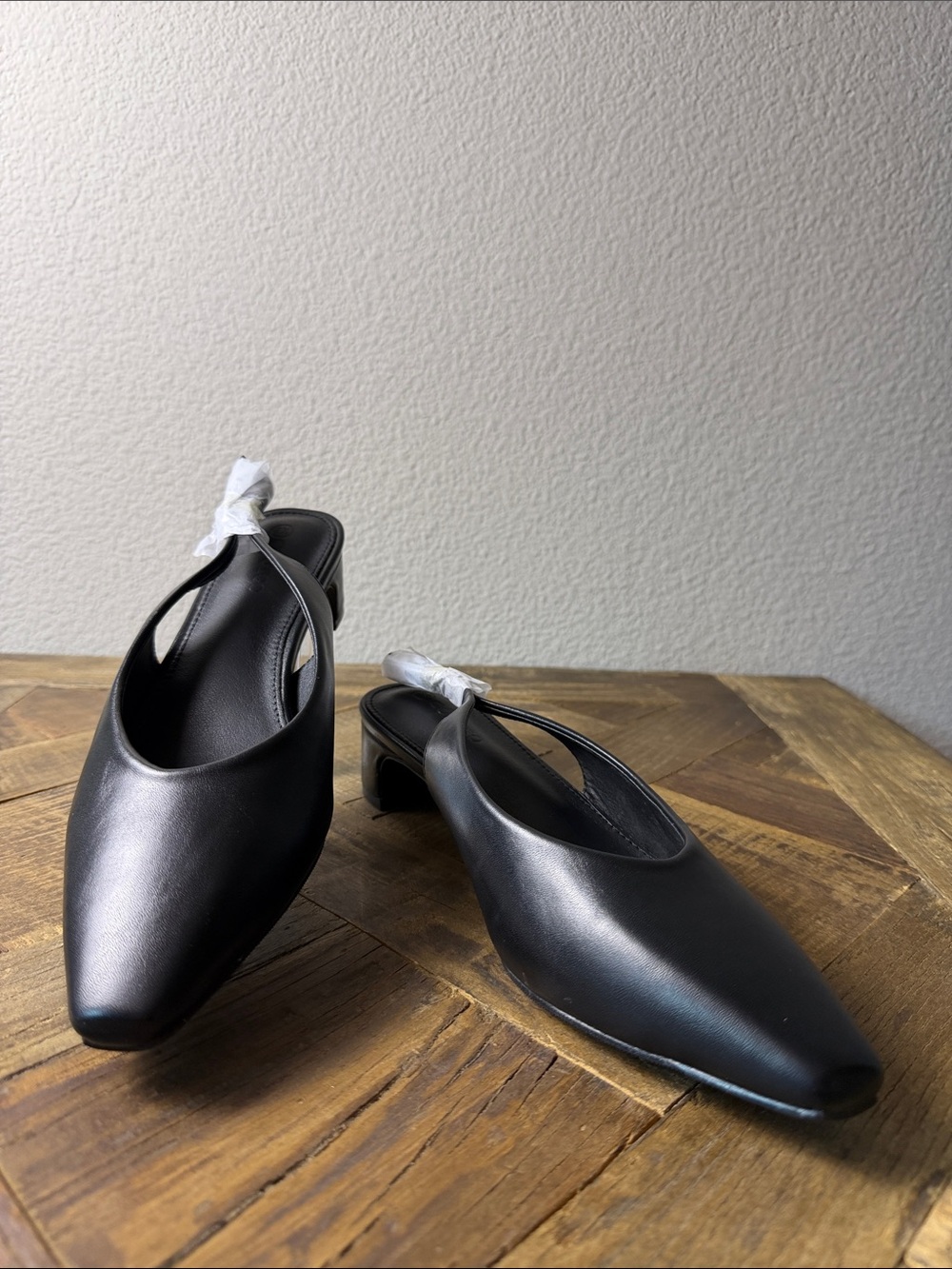Size 7.5 Coutgo Minimalist Black Leather Slingback Mules